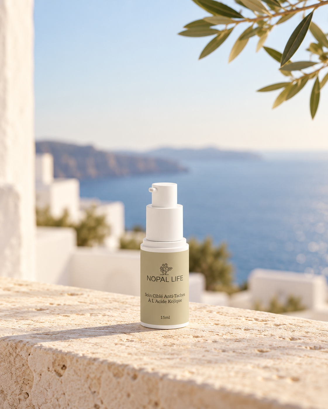 Soin cible anti-taches acide kojique 1% Nopal Life sur terrasse mediterraneenne, soin ciblé 15 ml