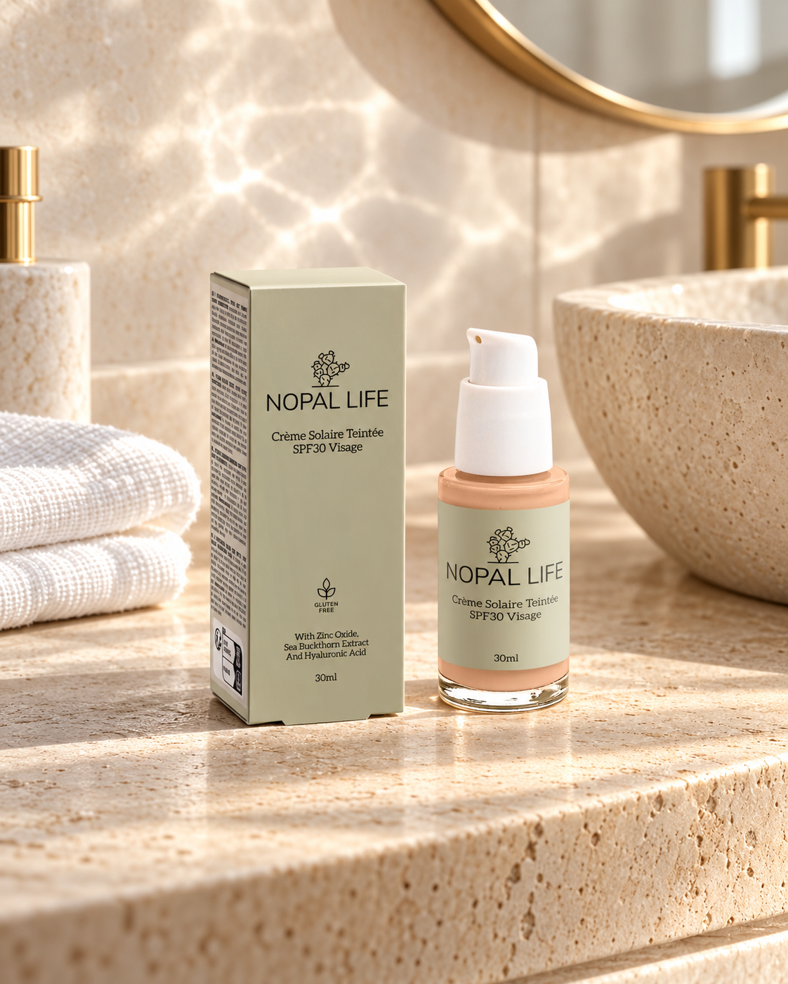 Creme solaire teintee SPF30 Nopal Life dans la salle de bain, geste du matin protection et eclat
